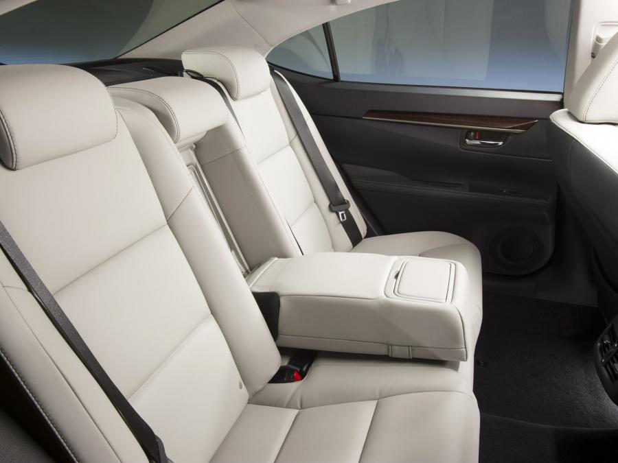 Lexus ES350 2012 года  (фото 2 из 16)